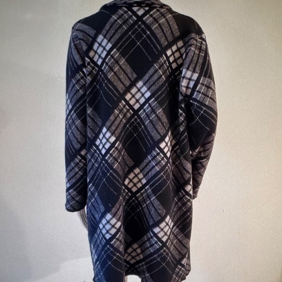 Oliver.O Twill Black, Black,White and Navy Plaid Cardigan Sweater Jacket Size M - Picture 2 of 7